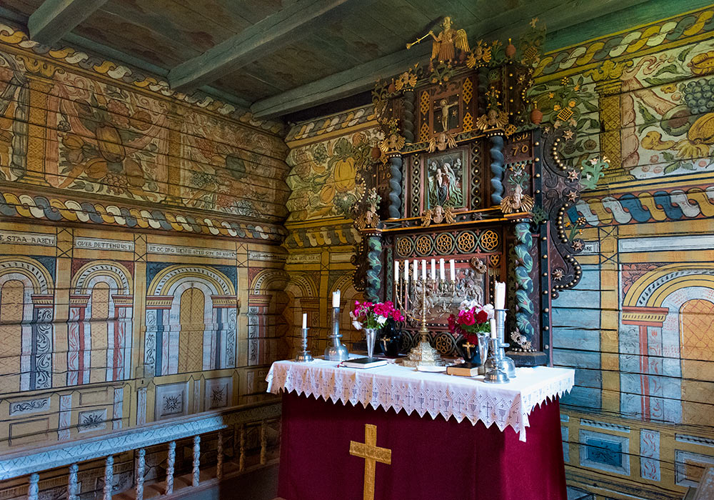 Rollag stavkirke (interiør)