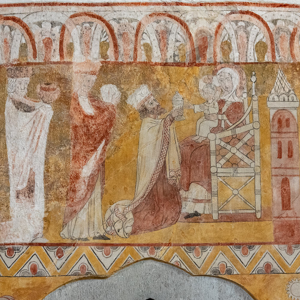 Kalkmaleri fra 1211: De hellige tre konger hos Maria og Jesusbarnet.