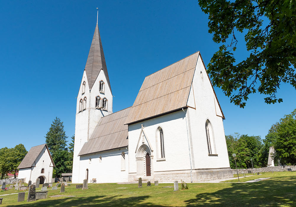 Garde kyrka (klövsadelkyrka)