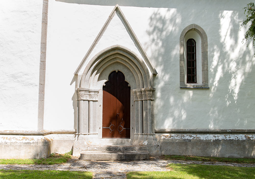 portal Hellvi kyrka, Gotland