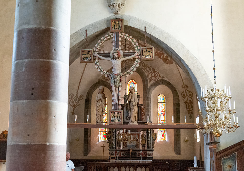 Ringkors: Krusifiks i Rone kyrka på Gotland