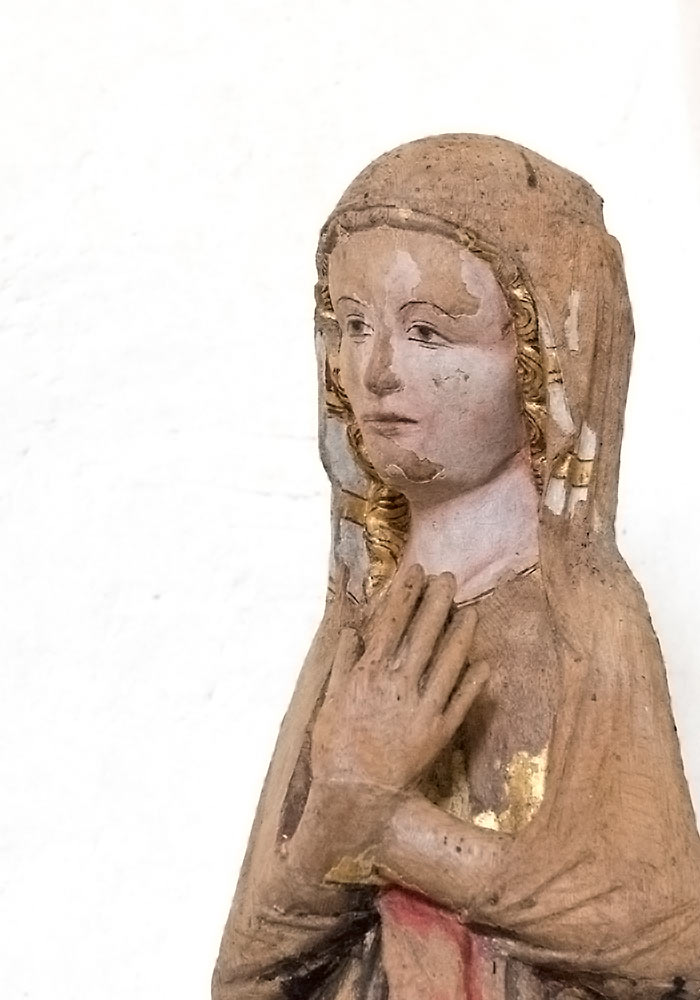 Madonna-skulpturen (midten av 1200-tallet) i Sundre kirke på Gotland