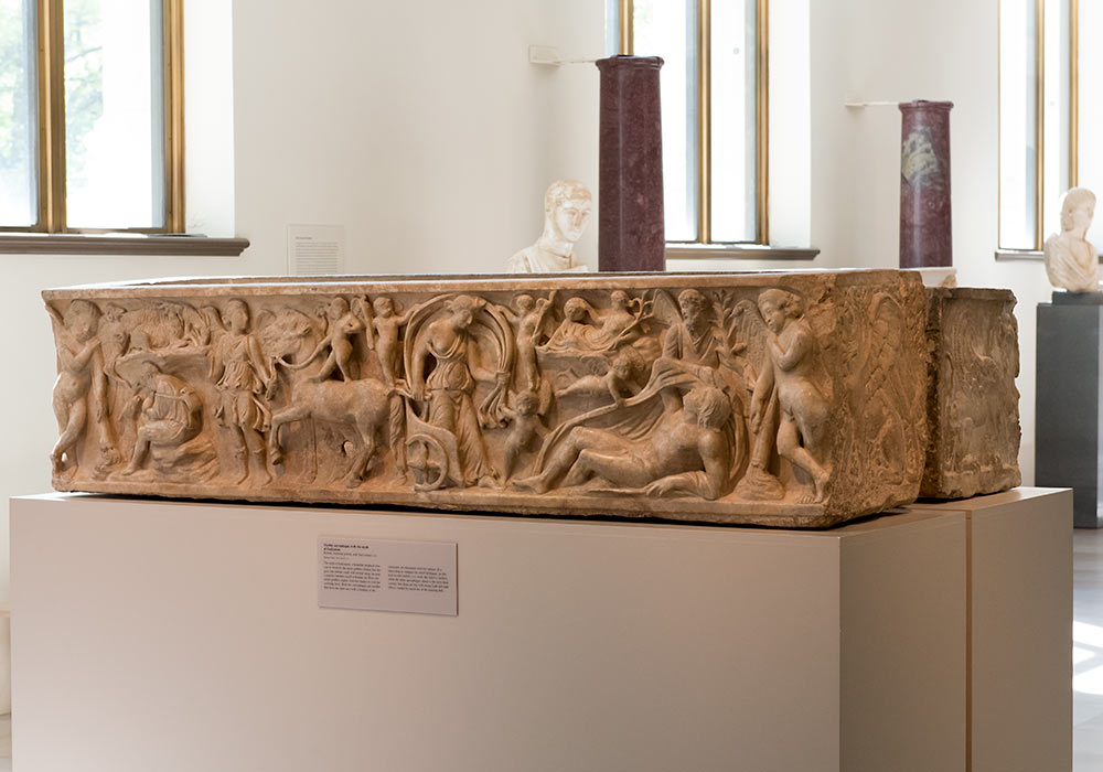 Romersk marmorsarkofag fra det 2. århundre f.Kr. The Metropolitan Museum of Art (New York)