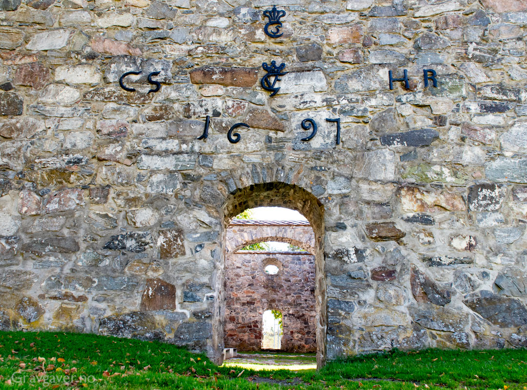 Nes kirkeruiner på Romerike i Akershus